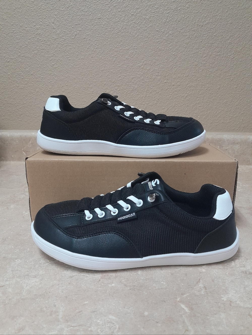 HOBIBEAR Men's 8,Women's 9 Black/White Unisex Barefoot Sneakers Size:40 Hobibear